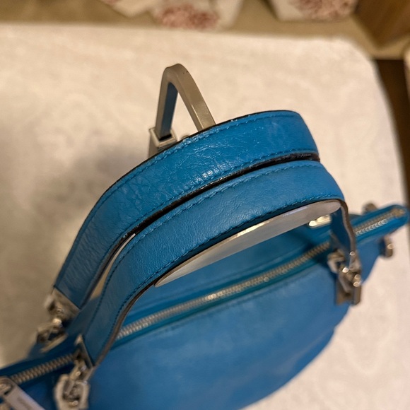 Michael Kors Vibrant Blue Shoulder Bag - Picture 3 of 16